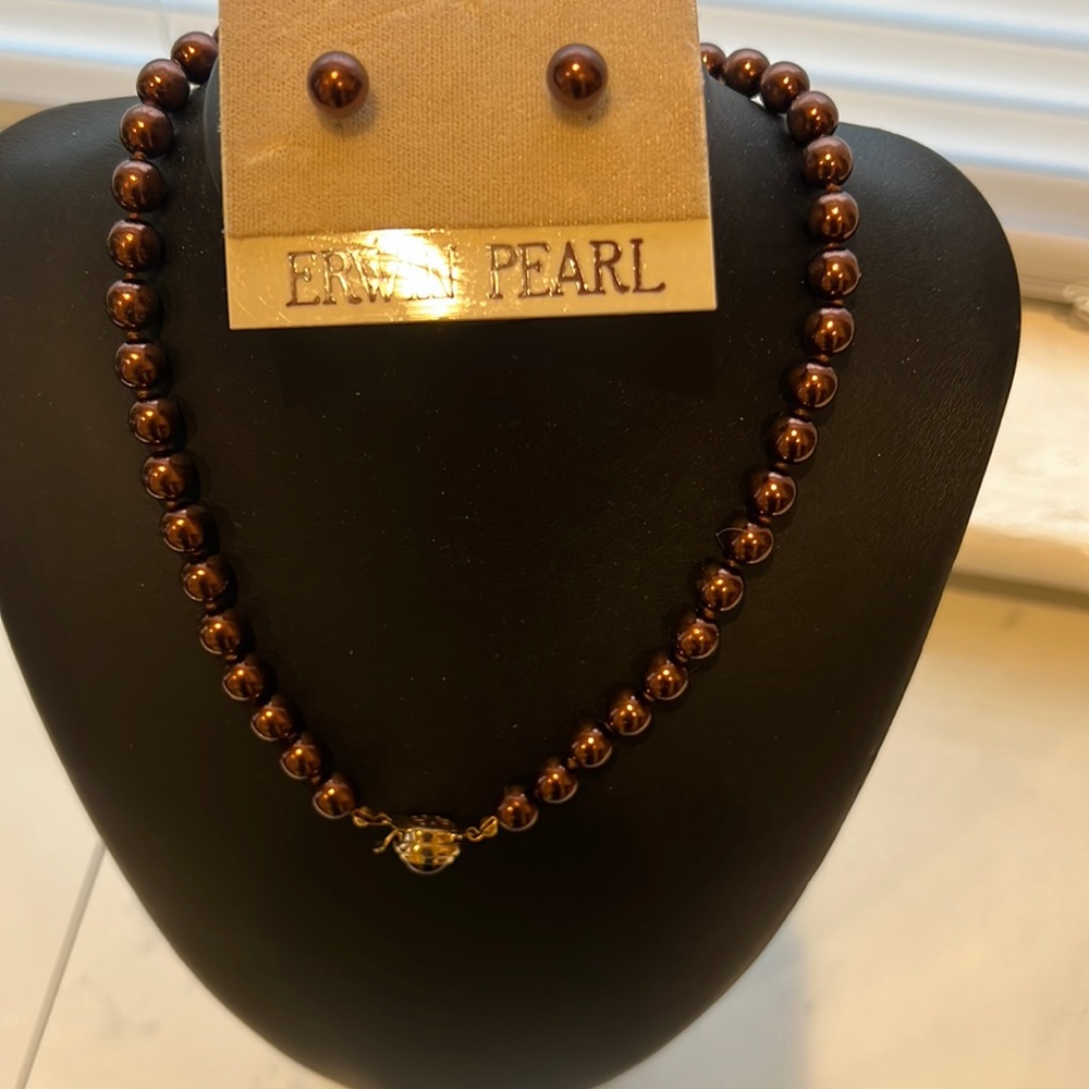 Necklace and earrings set